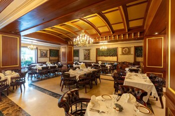 radisson hotel jalandhar grand windsor resorts ltd