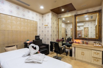 radisson hotel jalandhar grand windsor resorts ltd