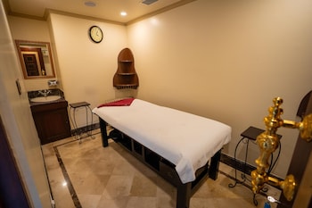 radisson hotel jalandhar grand windsor resorts ltd