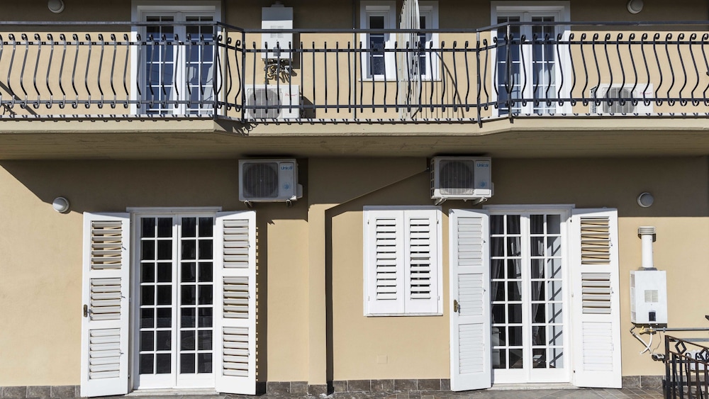ascot hotel