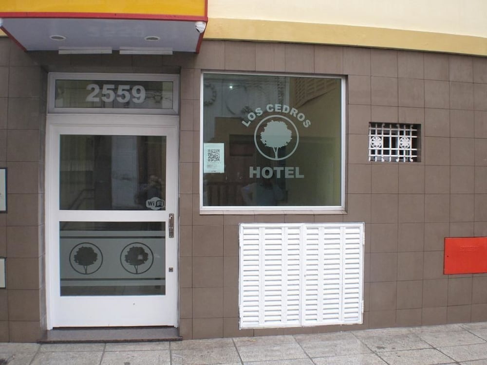 los cedros hotel