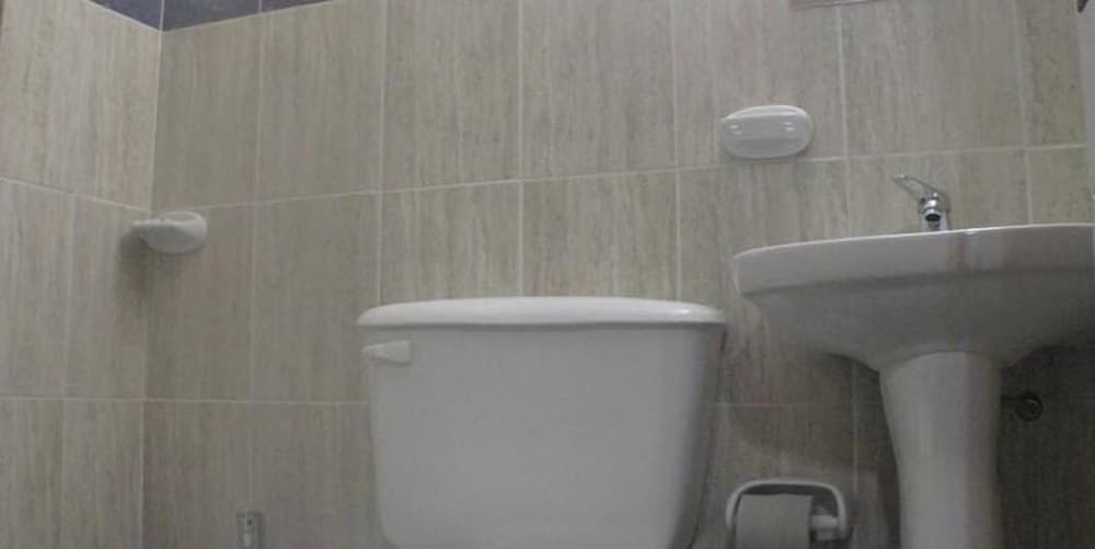 los cedros hotel