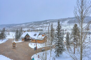 silver mill 8260 2br walk to slopes kids ski free 2 bedroom condo by redawning