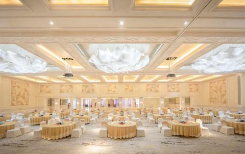 hyatt regency dubai