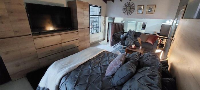 loft shakespeare l private jacuzzi l in provence