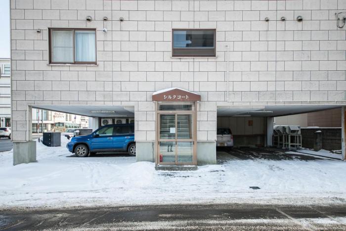 silk court 202