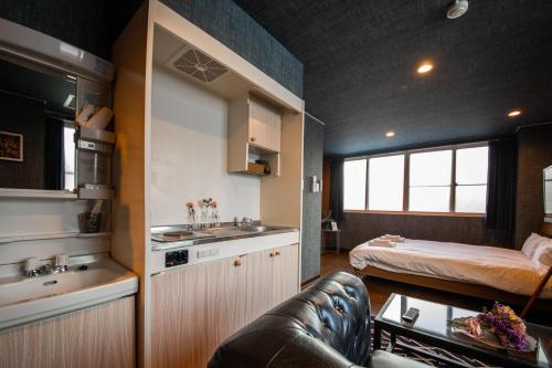 silk court 202