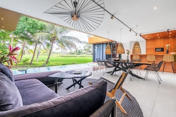 green flow villas complex ubud