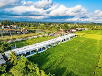 green flow villas complex ubud