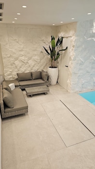 Ug Neubau City Wohnung (Optional Pool+Gym+2Tes Bad Extra Buchbar),,4 star