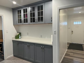 Affordable Private Rooms With Shared Bath Kitchen Near Sfo (Sa),,3 star