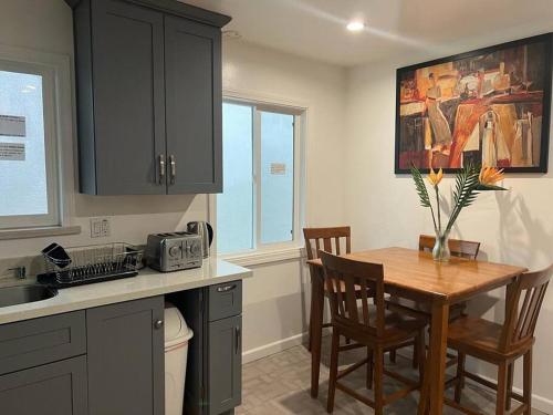 Affordable Private Rooms With Shared Bath Kitchen Near Sfo (Sa),,3 star