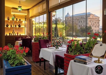 seven palace hotel