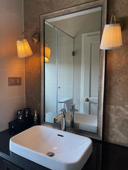 Maccal Hotel,,3 star