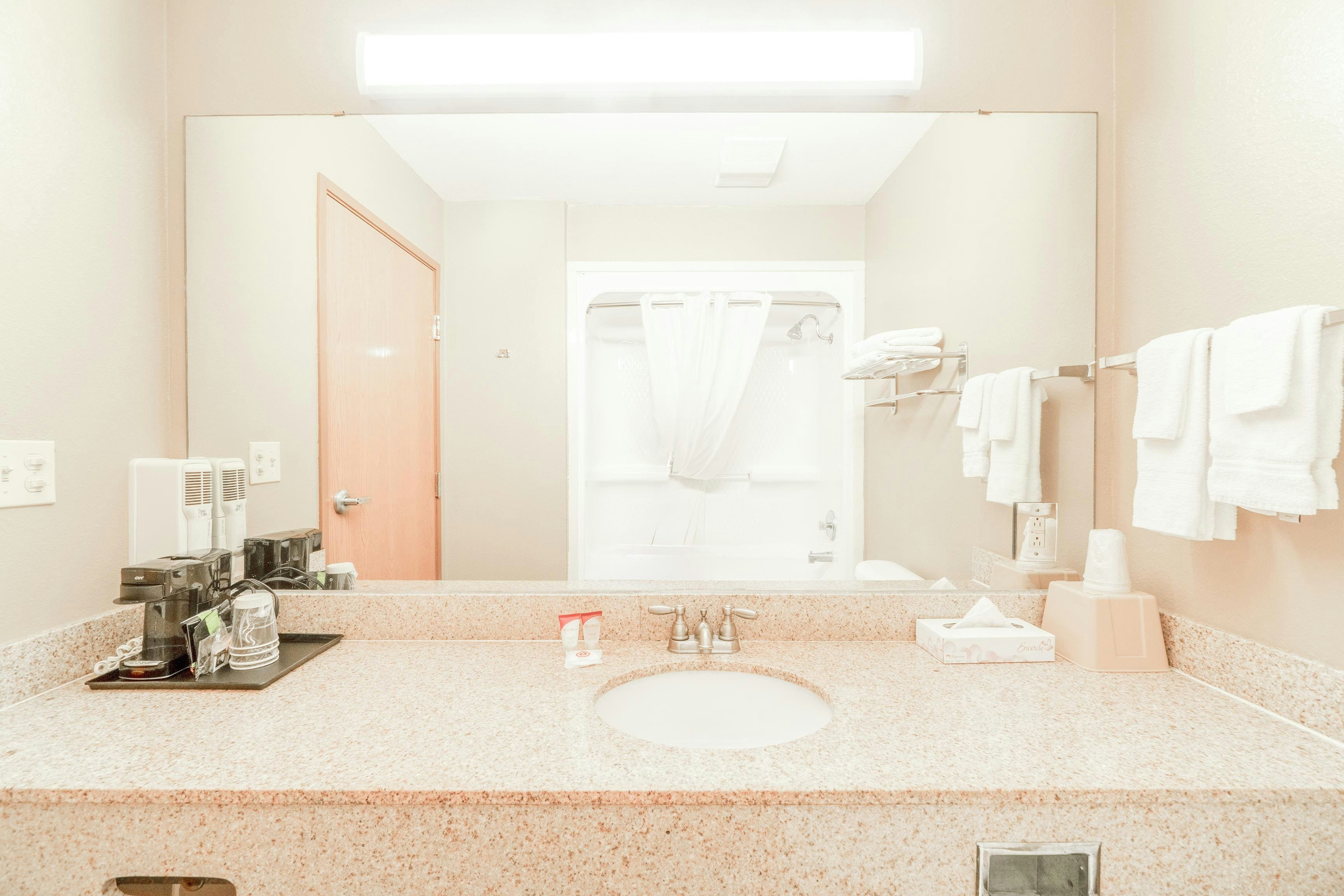 days inn and suites by wyndham beeville