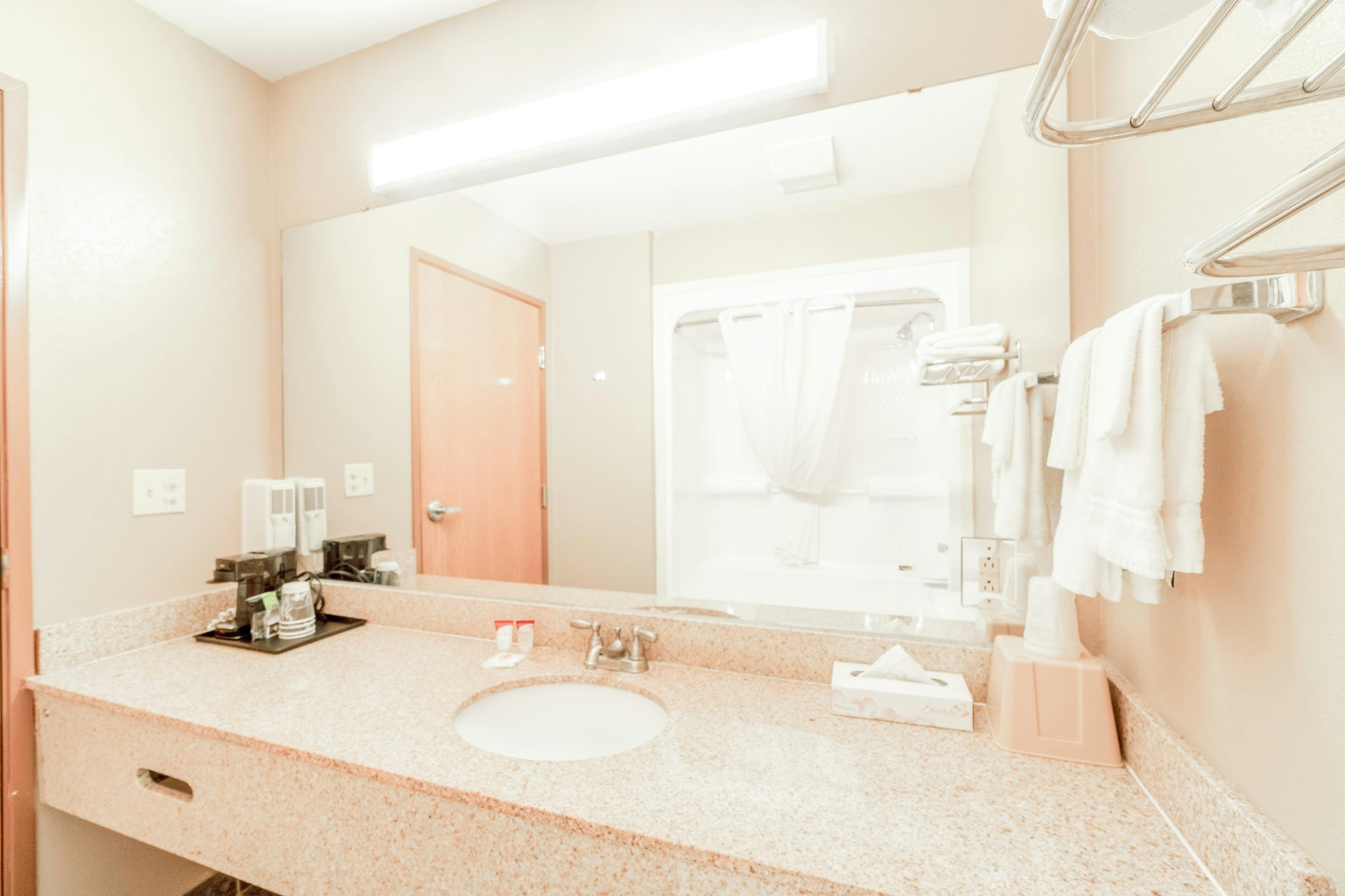 days inn and suites by wyndham beeville