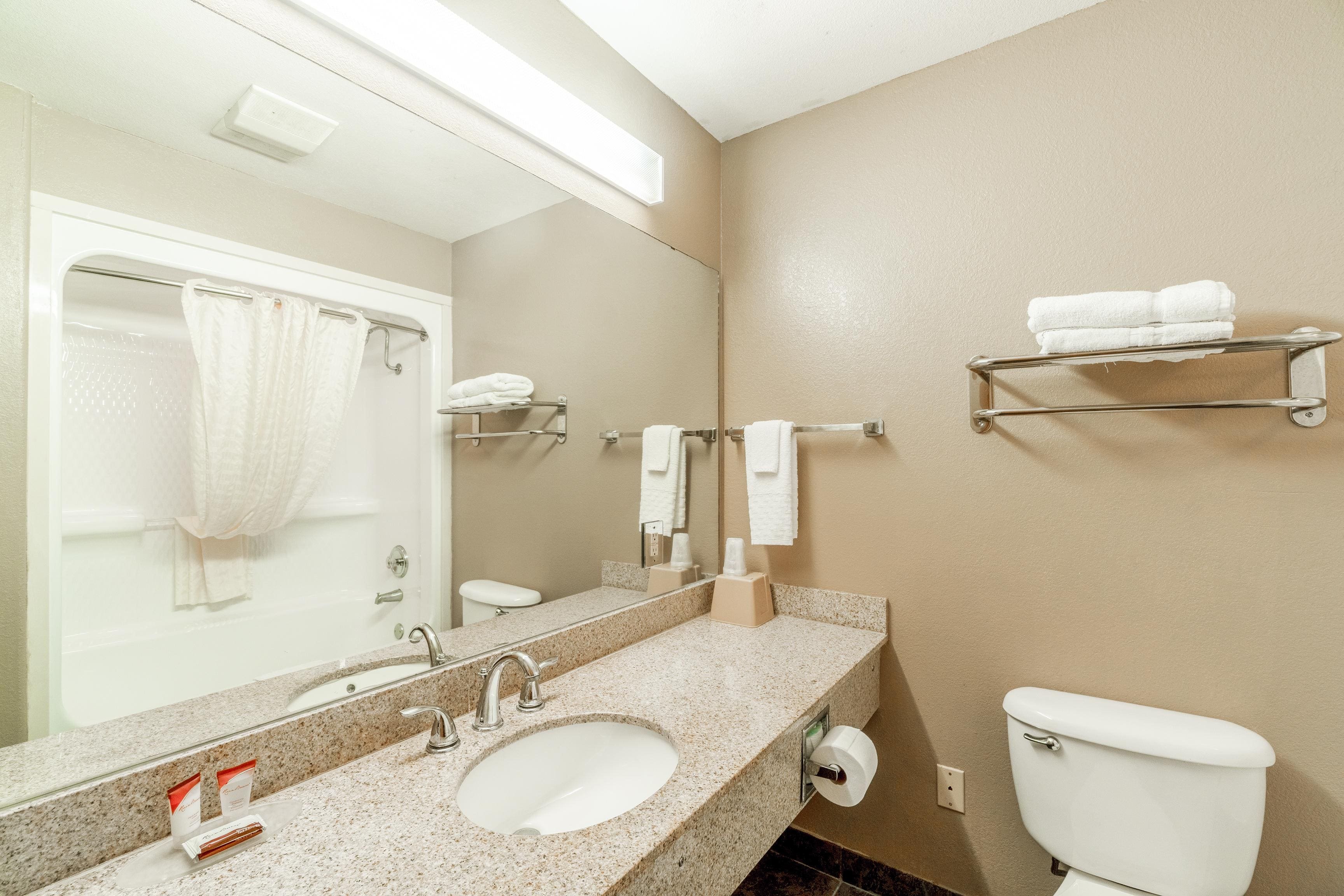 days inn and suites by wyndham beeville
