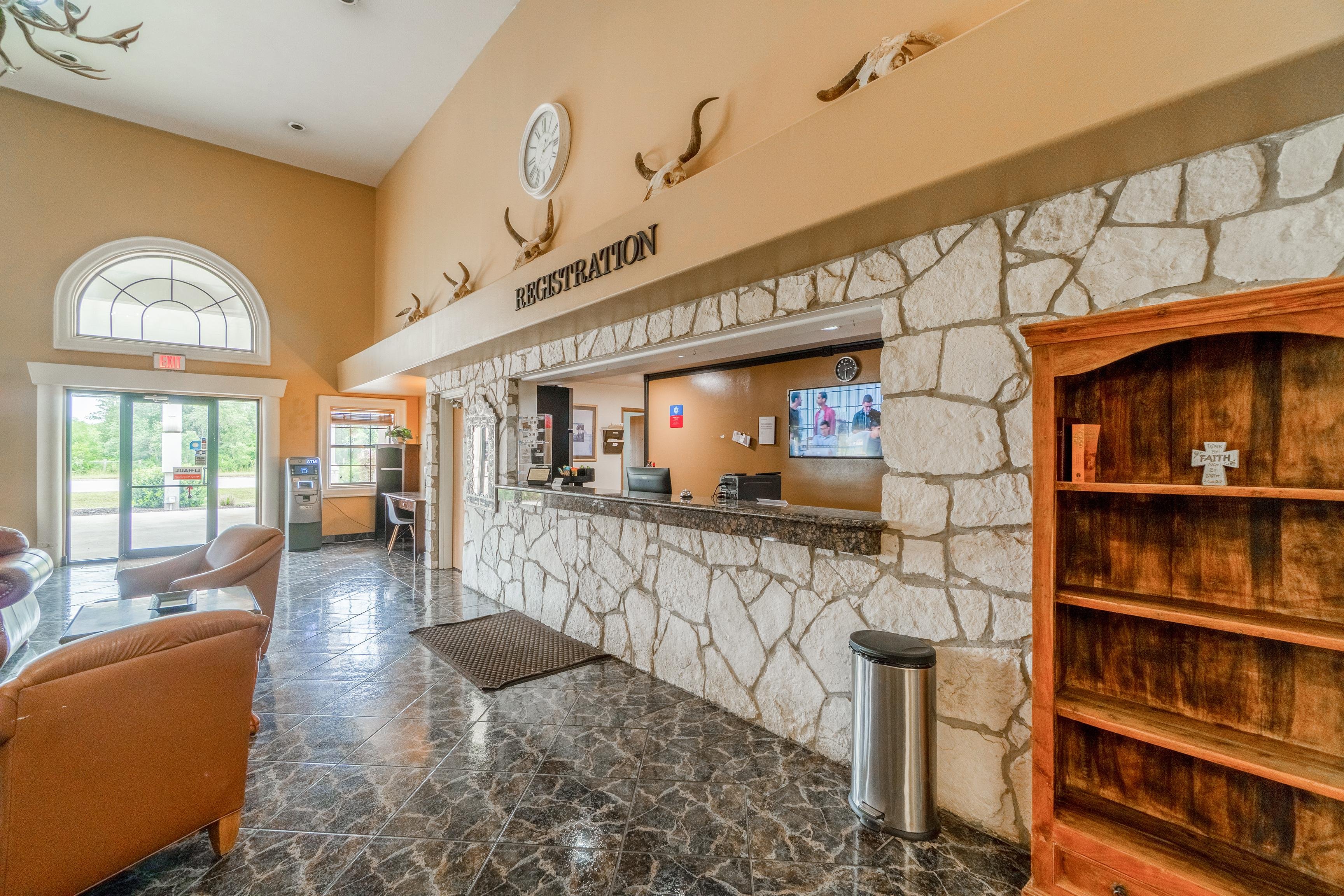 days inn and suites by wyndham beeville