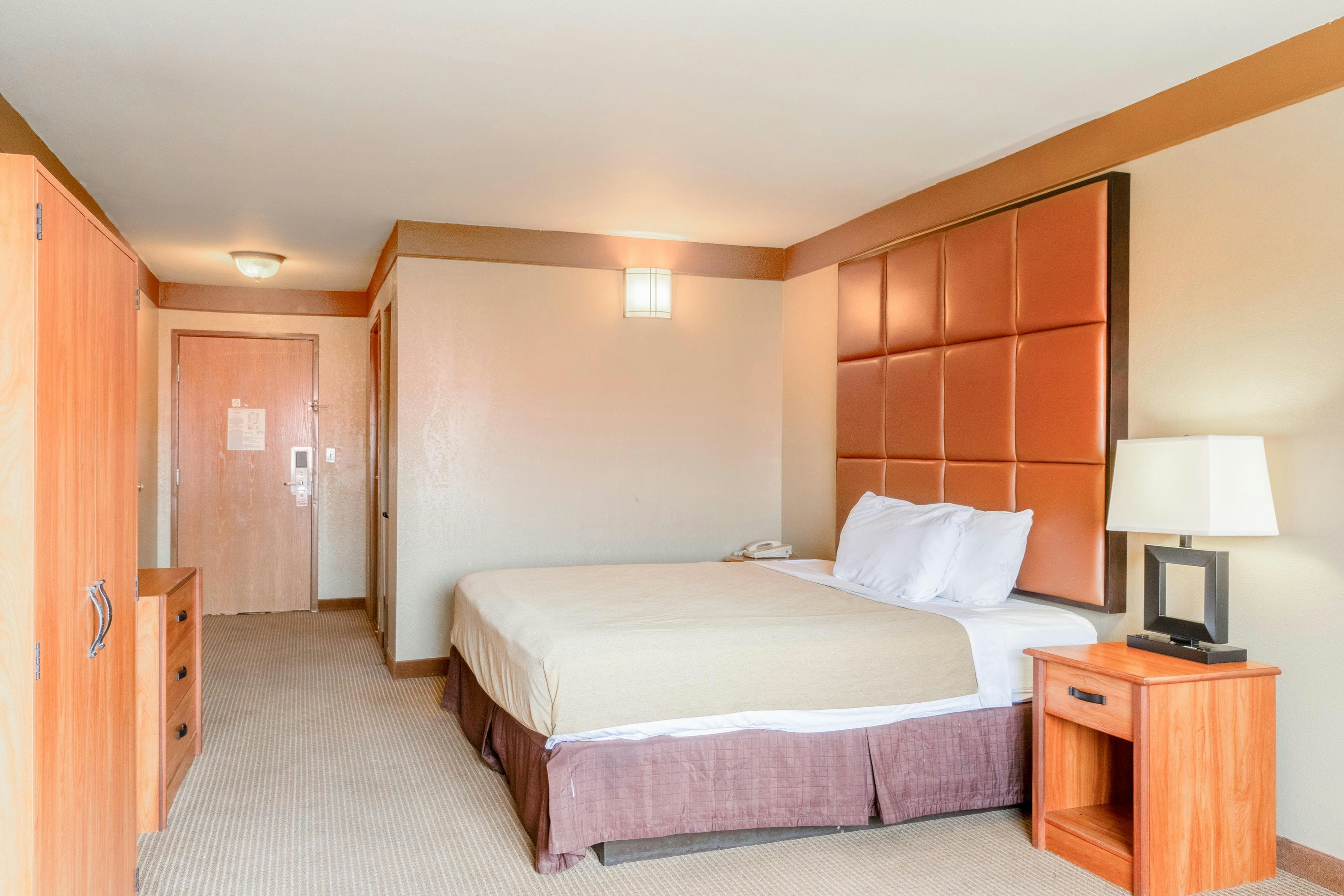 days inn and suites by wyndham beeville