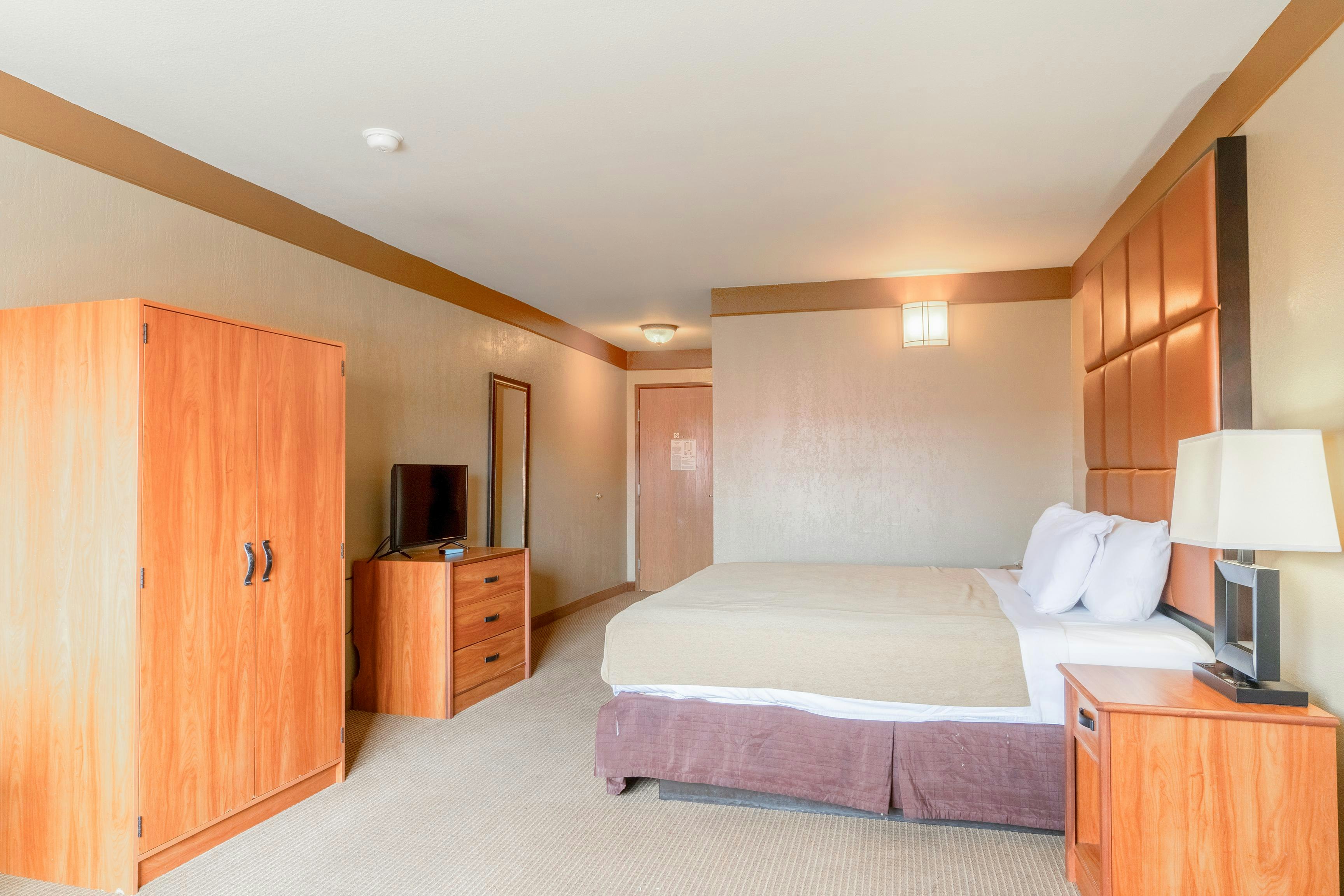 days inn and suites by wyndham beeville