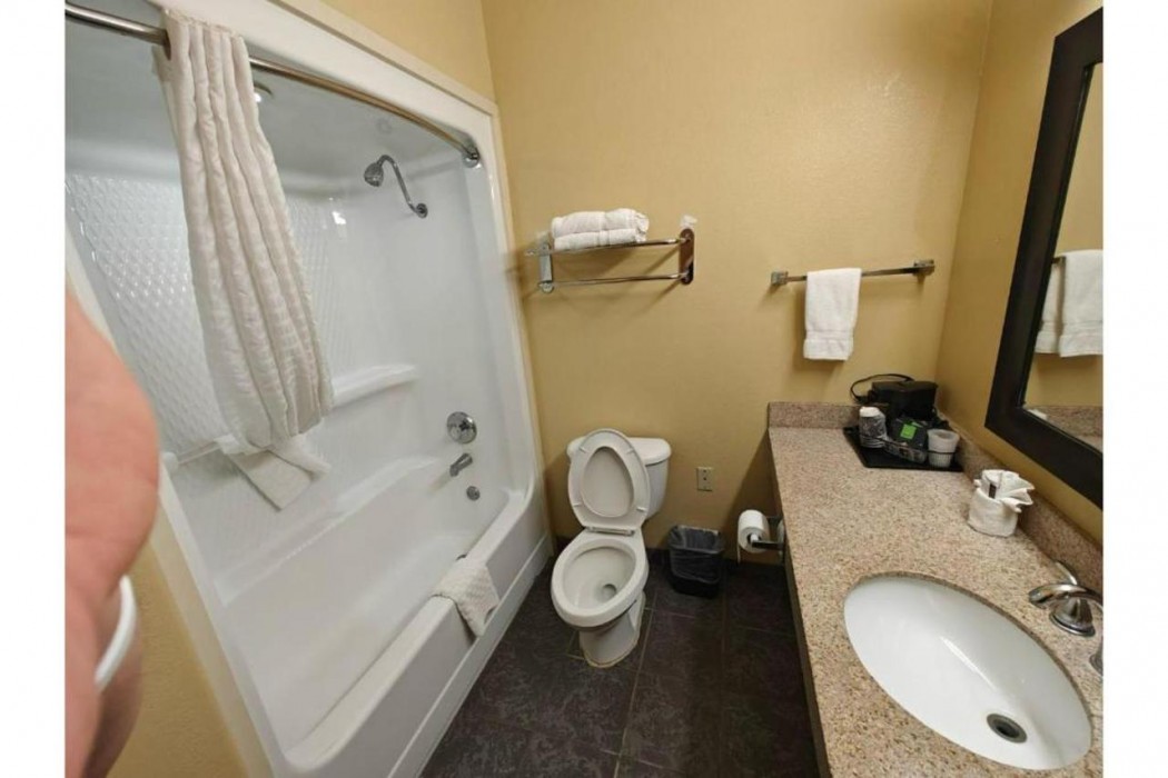 days inn and suites by wyndham beeville