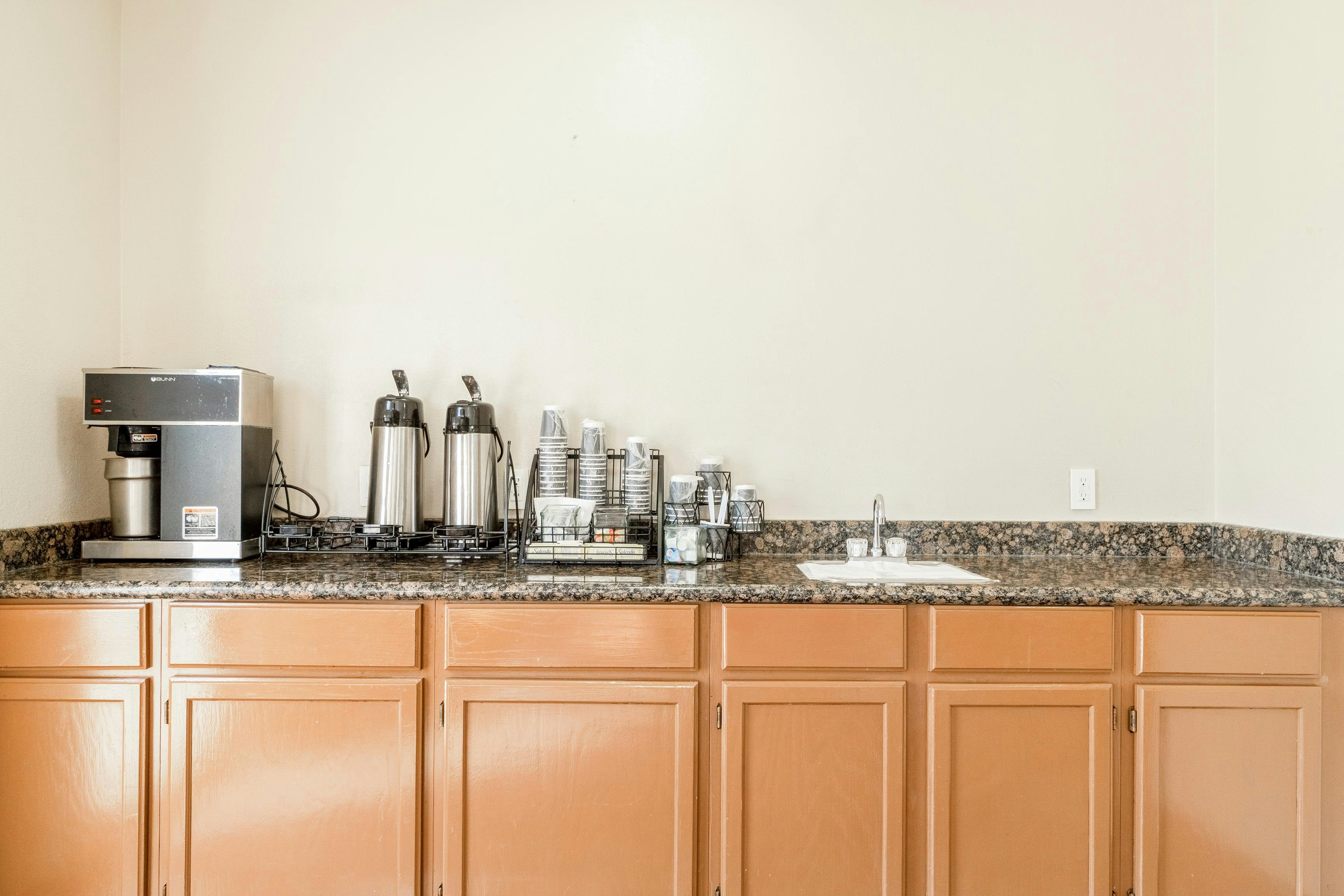 days inn and suites by wyndham beeville