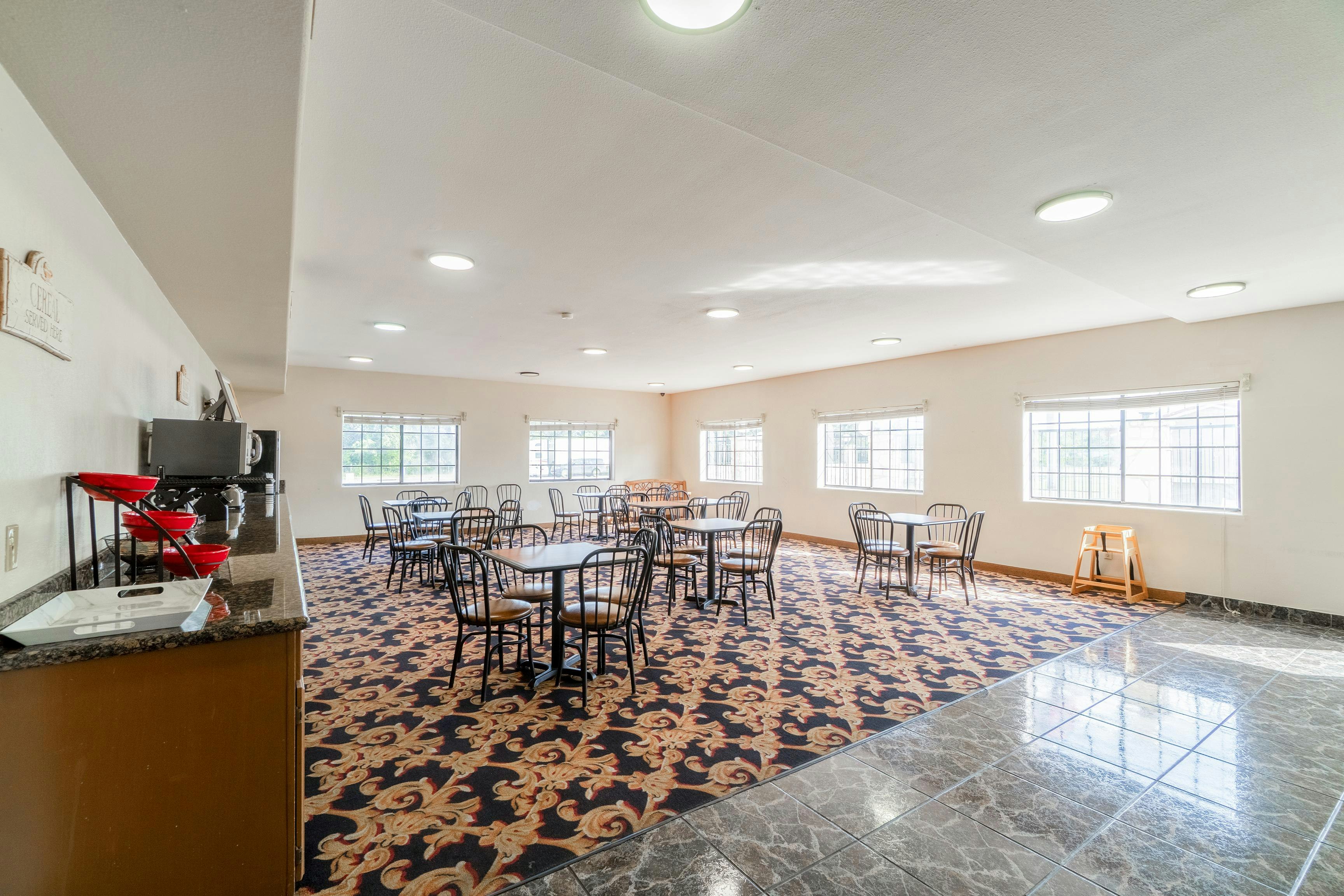 days inn and suites by wyndham beeville
