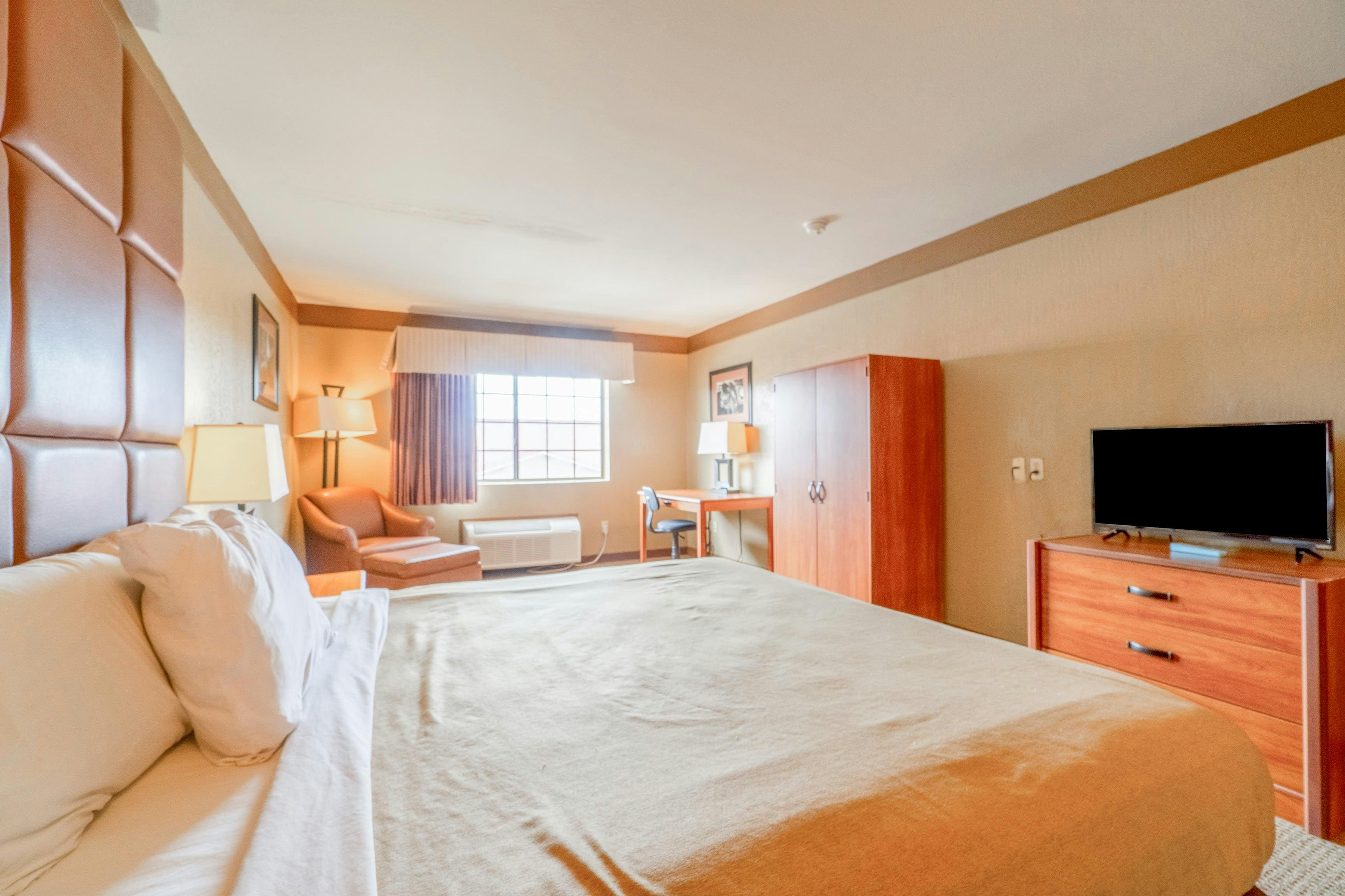 days inn and suites by wyndham beeville