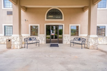 days inn and suites by wyndham beeville