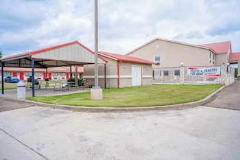 days inn and suites by wyndham beeville