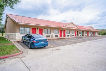 days inn and suites by wyndham beeville