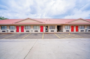 days inn and suites by wyndham beeville