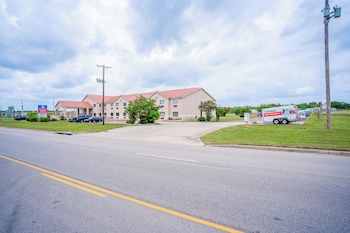 days inn and suites by wyndham beeville