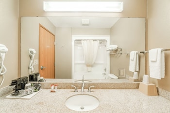 days inn and suites by wyndham beeville
