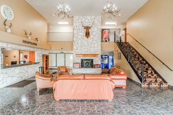 Days Inn & Suites By Wyndham Beeville,,2 star