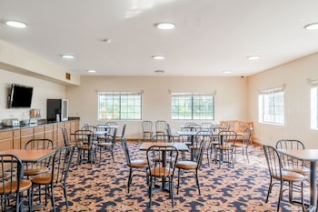 days inn and suites by wyndham beeville