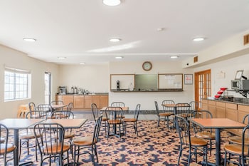 days inn and suites by wyndham beeville
