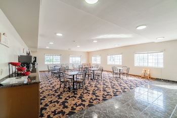 days inn and suites by wyndham beeville
