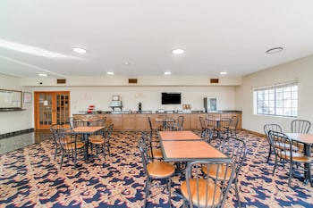 days inn and suites by wyndham beeville
