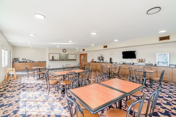 days inn and suites by wyndham beeville