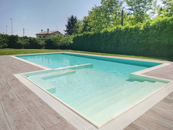 Apt In Villa With Pool 45 Min Ve Unesco Area,,2 star