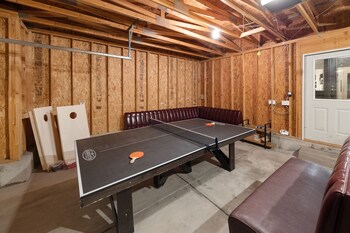 Coopers North In Old Town Hot Tub & Pool Table,,4 star