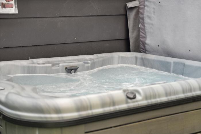 coopers north in old town hot tub and pool table