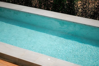 the everest pool villa khao yai