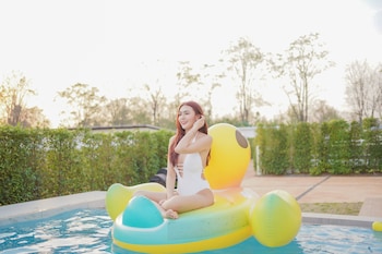 the everest pool villa khao yai