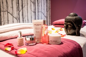 Chateau Belmont The Crest Collection,Near Tours Cathedral,4 star