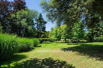 Chateau Belmont The Crest Collection,Near Tours Cathedral,4 star