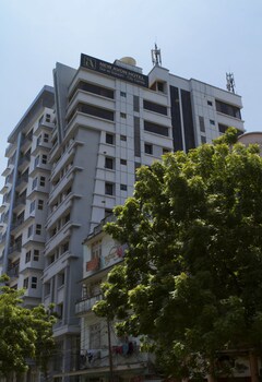 new avon apartments
