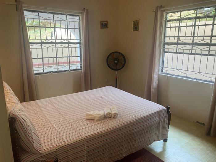 immaculate 3 bed villa overlooking admiralty bay