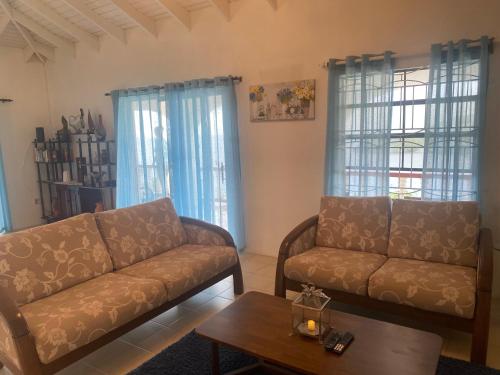 immaculate 3 bed villa overlooking admiralty bay